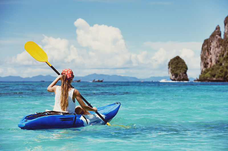 皮划艇,仅一个少女,海湾,鸡尾酒,概念,水,休闲活动,船拍视角,旅行者,夏天