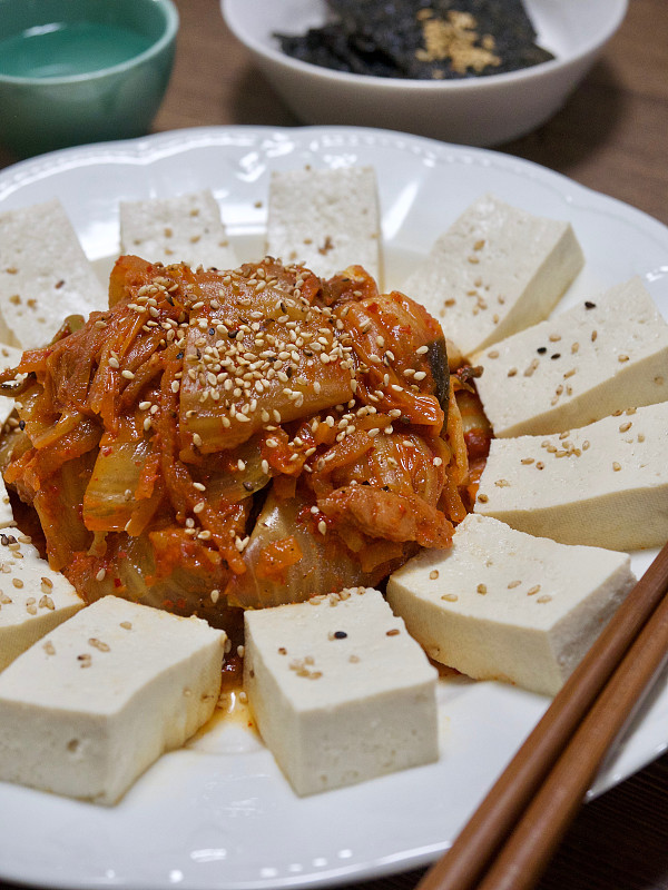 豆腐,东方食品,蘸料,韩国泡菜,芝麻,酱油,豆科植物,美味食品,深的,饮食产业