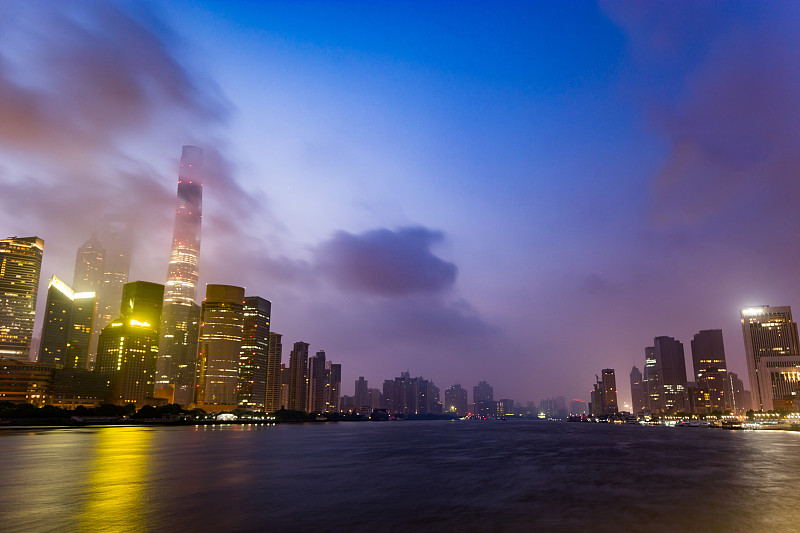 上海,东方明珠塔,金融和经济,塔,市区,河流,黄昏,中间部分,风景,水平画幅