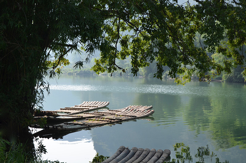 木筏,漓江,中国,松科,松树,水,天空,水平画幅,无人,夏天