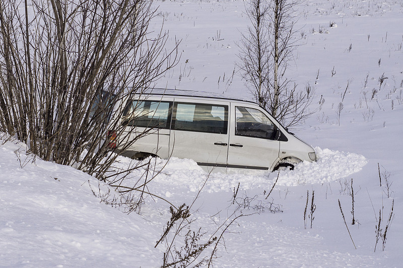 冬天,冰,汽车,沟,山地车,意外事件,水平画幅,雪,交通,风险