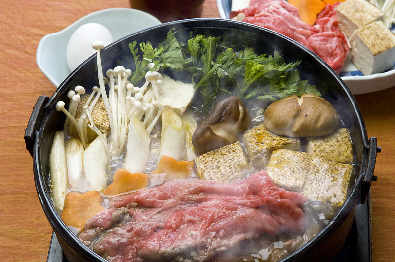 寿喜烧,准备食物,水平画幅,日本料理,香菇,日本,卵,日本食品,牛肉,日本青酒