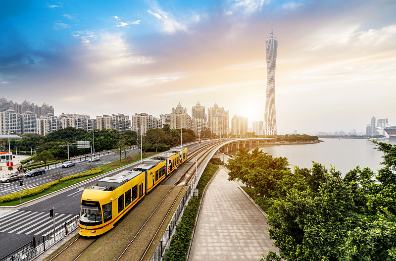 火车,广州,旅游目的地,天空,夏天,光,都市风景,现代,著名景点,街道