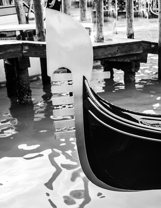 运河,尖头平底船,黑白图片,威尼斯,大特写,垂直画幅,水,风,桨,旅行者