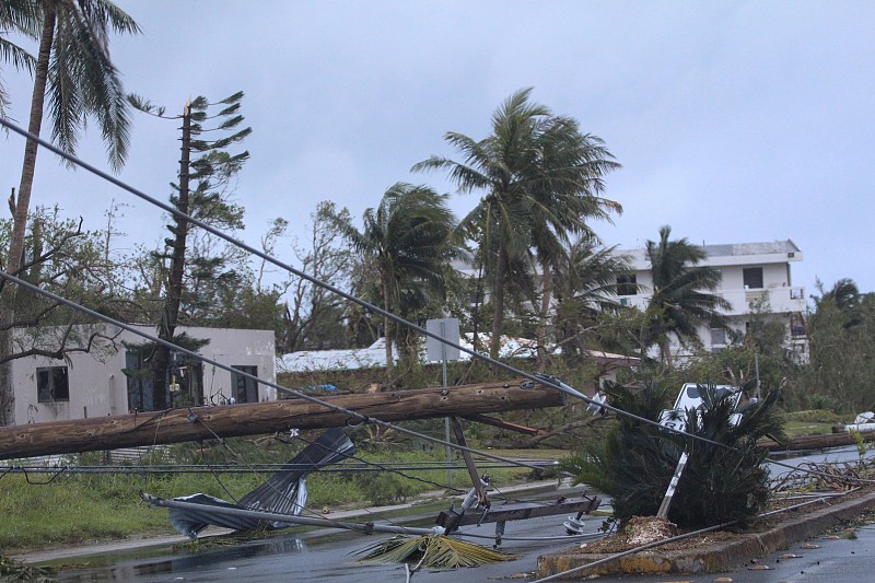 台风,都市风光,系船柱,塞班岛,暴雨,北马里亚纳群岛,交通事故,暴风雨,路边,不幸