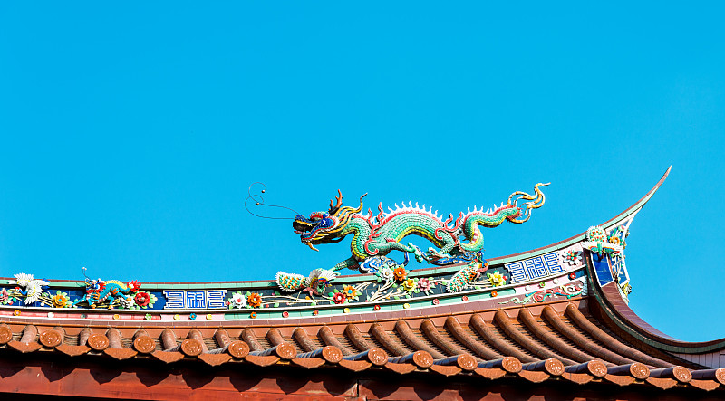 中国龙,屋顶,屋檐,瓦,建筑特色,雕塑,佛教,雕像,美术工艺,灵性