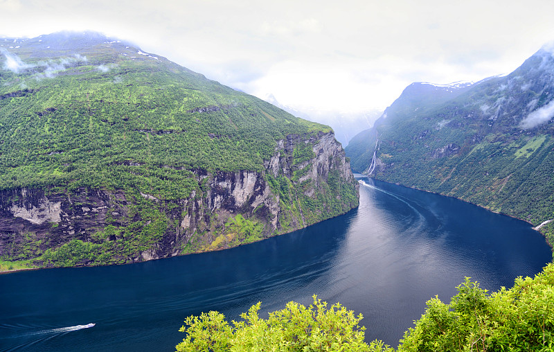 盖伦格峡湾,挪威,水,天空,客船,水平画幅,云,瀑布,无人,七姐妹瀑布