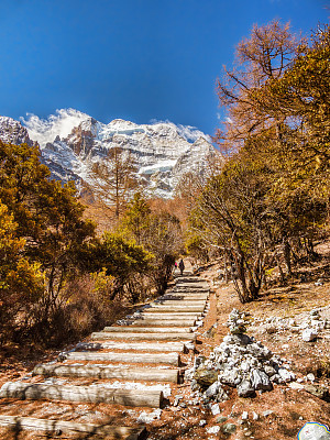 高山
