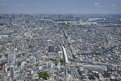 京急星塔站航拍视图，从西南侧朝向天空树塔方向，东京太田