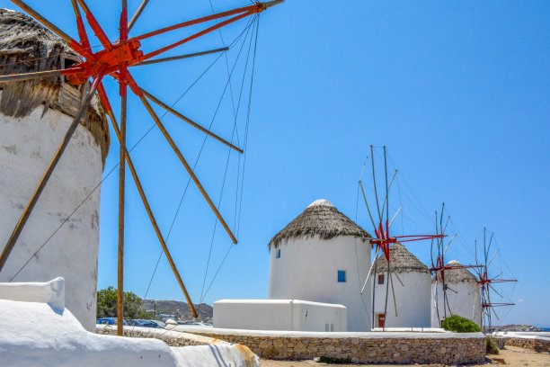 米科诺斯的风车，著名的地标。希腊。