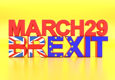 “脱欧”一词出现在了英国和欧盟的旗帜上，以及3月29日