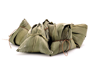 传统的包粽子