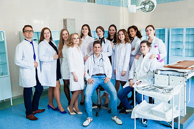 医生合照图片大全-医生合照高清图片下载-觅知网