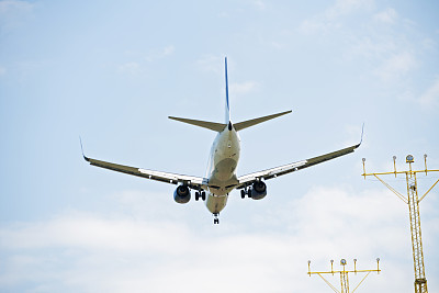 客机降落