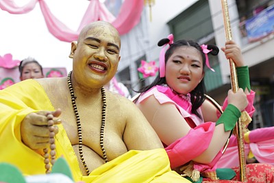 对全世界的华人社区来说，Cap Go Meh象征着中国新年庆祝活动的第15天，也是最后一天。2015年3月5日。西爪哇-印度尼西亚。