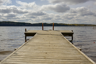 Saimaa湖附近的木制码头。