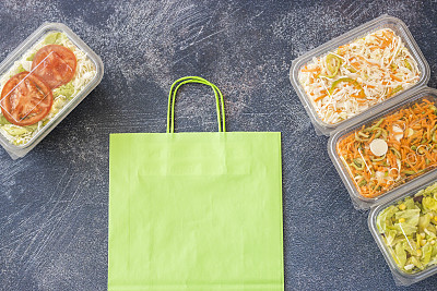 纸袋和餐厅健康食品外卖盒