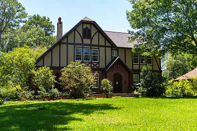Eudora Welty住宅是美国国家历史地标，位于美国密西西比州杰克逊市的Belhaven社区