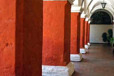 圣卡塔琳娜修道院的拱门