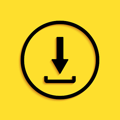 黑色下载图标孤立在黄色背景。上传按钮。加载符号。箭头指向下。长长的阴影风格。向量