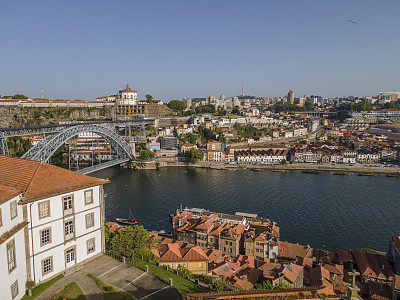 Porto和Nova de Gaia河滨地区的全景与Ponte Luis l