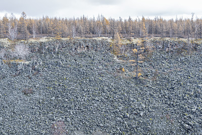 阿尔山大峡谷的火山岩