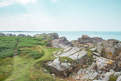 在法国布列塔尼Côtes d'Armor的Bréhat岛在夏天