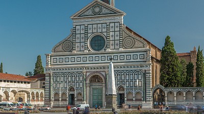 圣玛丽亚诺维拉大教堂在佛罗伦萨的同音方形时间流逝
