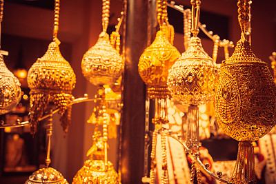 在露天市场出售的装饰物品