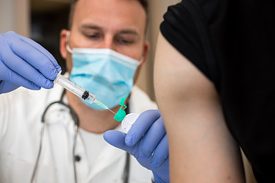冠状病毒疫苗接种