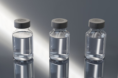 疫苗瓶中的透明液体