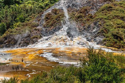 Orakei Korako地热公园和洞穴隐藏山谷，陶波，新西兰