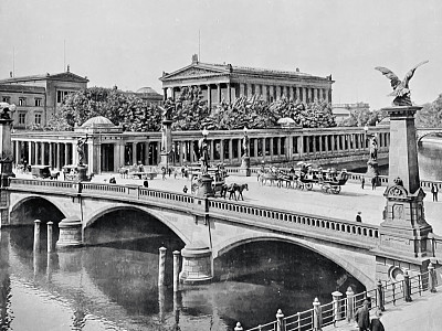 柏林,Germany, Friedrichsbrücke and Nationalgalerie