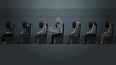 在飞机客舱里，当其他乘客都在睡觉的时候，一个人却在用自己的笔记本电脑工作。一种在黑暗和小灯光下拼命加班和加班的出差生活方式。
