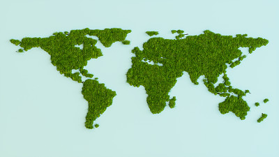 绿色能源概念与绿色草地制作的世界地图