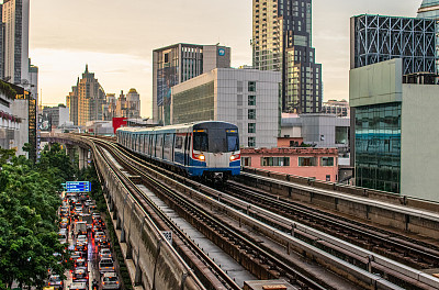东南亚泰国曼谷的轻轨和城市景观
