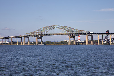 纽瓦克湾大桥，东西景观