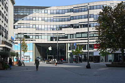 德国杜塞尔多夫的苹果专卖店，位于科尼萨里和夏多大街附近