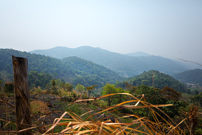 在Doi孟Angkhet周围的清迈省山脉全景