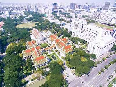 曼谷朱拉隆功大学的高角度视图。