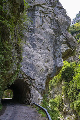 阿尼斯克罗的Canon Anisclo Anisclo de Bellos river Pyrenees park Ordesa and Monte Perdido of Huesca