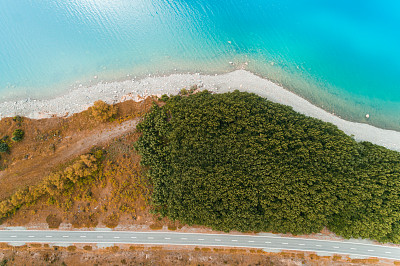 普卡基湖