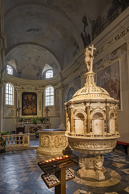 派特拉桑特，圣贾辛托的ortra santa(意大利托斯卡纳)