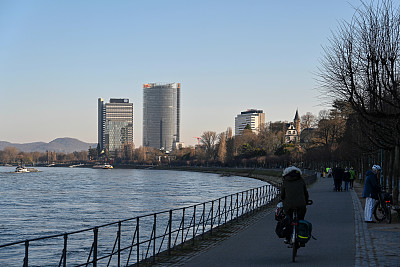 波恩的莱茵河步道