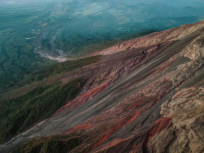 鸟瞰危地马拉的阿瓜火山