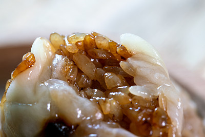 糯米团在汉语中也叫“烧麦”
