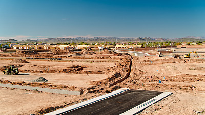 低无人机拍摄的分级土地和建设框架在皮奥里亚，AZ