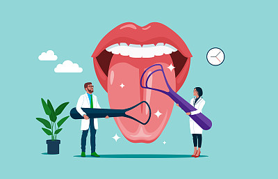 嘴巴有突出的舌头，医生检查健康的舌头。