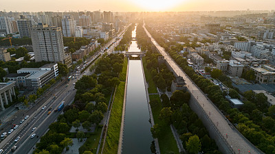 中国陕西省西安市城墙上日落的风景