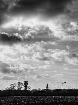 住在机场附近 住在机场附近